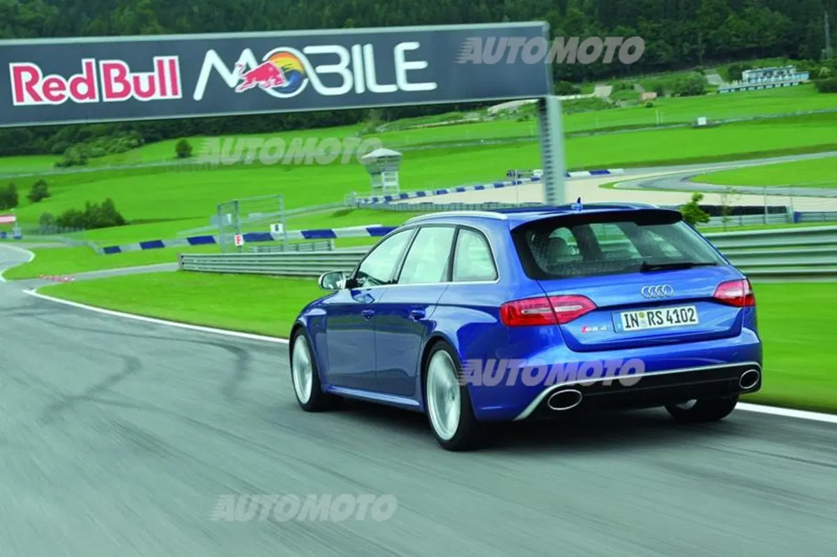 Audi RS4 Avant (27)