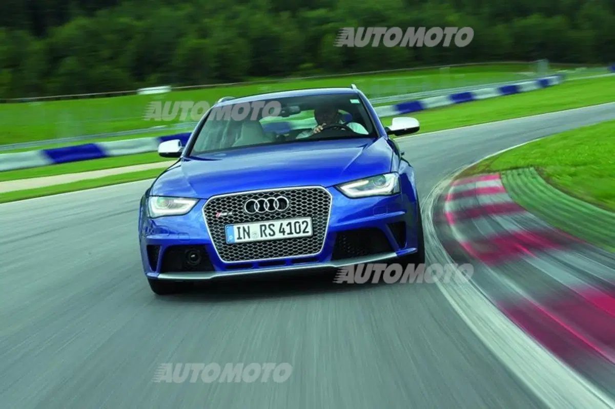 Audi RS4 Avant (28)
