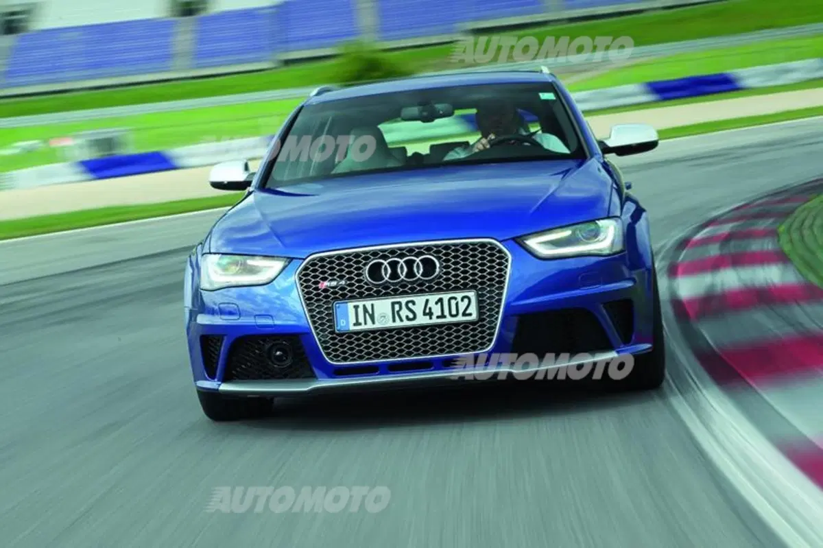 Audi RS4 Avant (29)