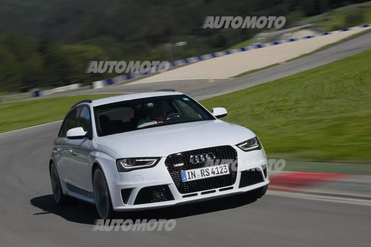 Audi RS4 Avant (34)