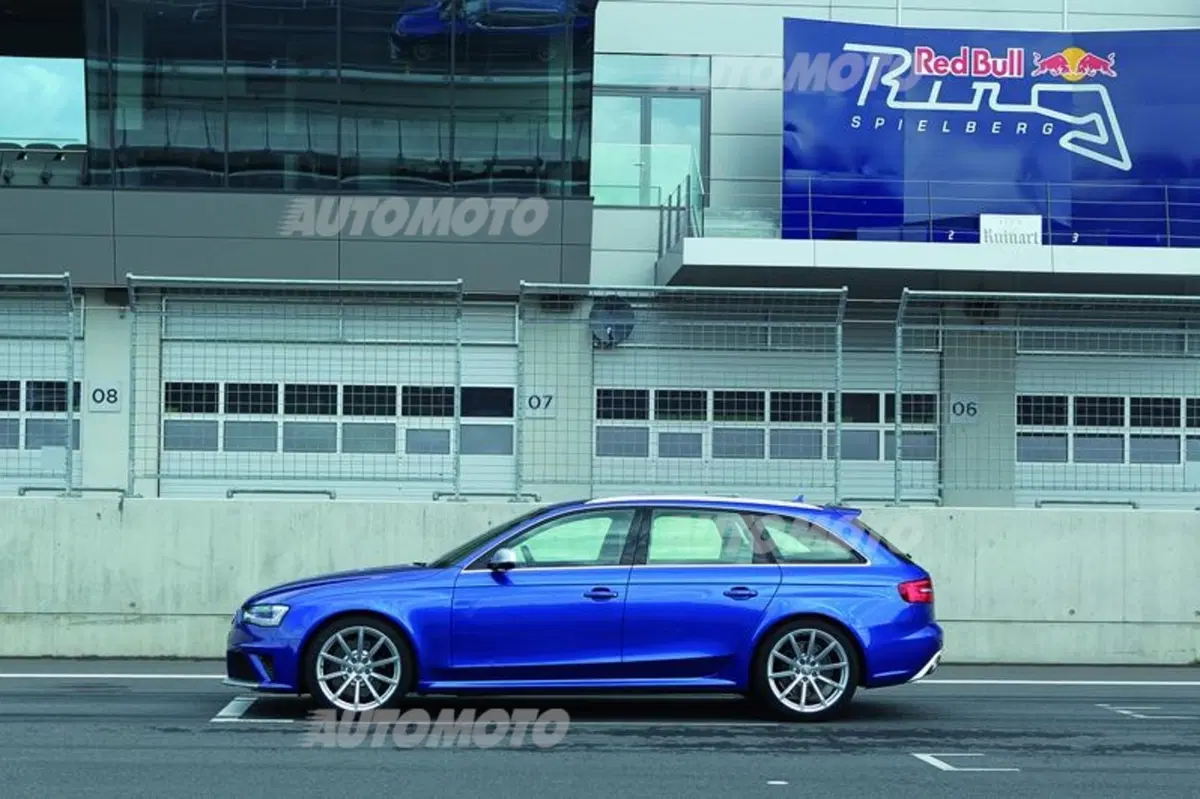 Audi RS4 Avant (35)