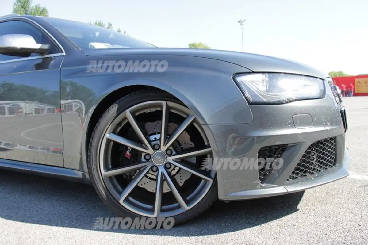 Audi RS4 Avant (59)