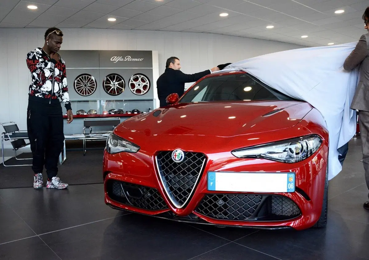 Un'Alfa Romeo Giulia Quadrifoglio per Balotelli