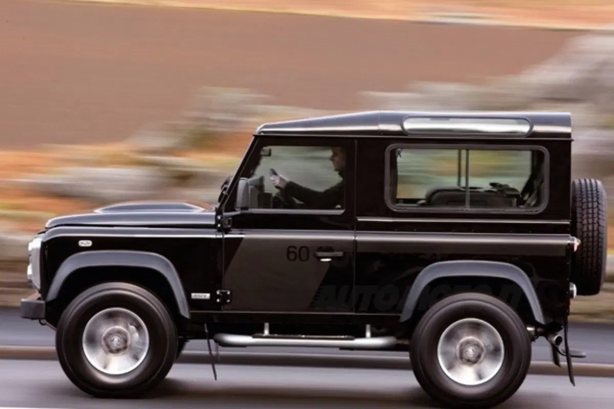 Land Rover Defender: stop alla produzione nel 2015. E il nuovo modello? (6)
