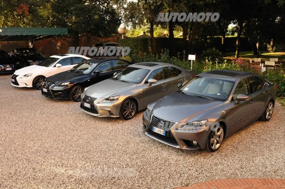 Lexus IS Hybrid: le sensazioni di guida al volante dell'ibrido (30)
