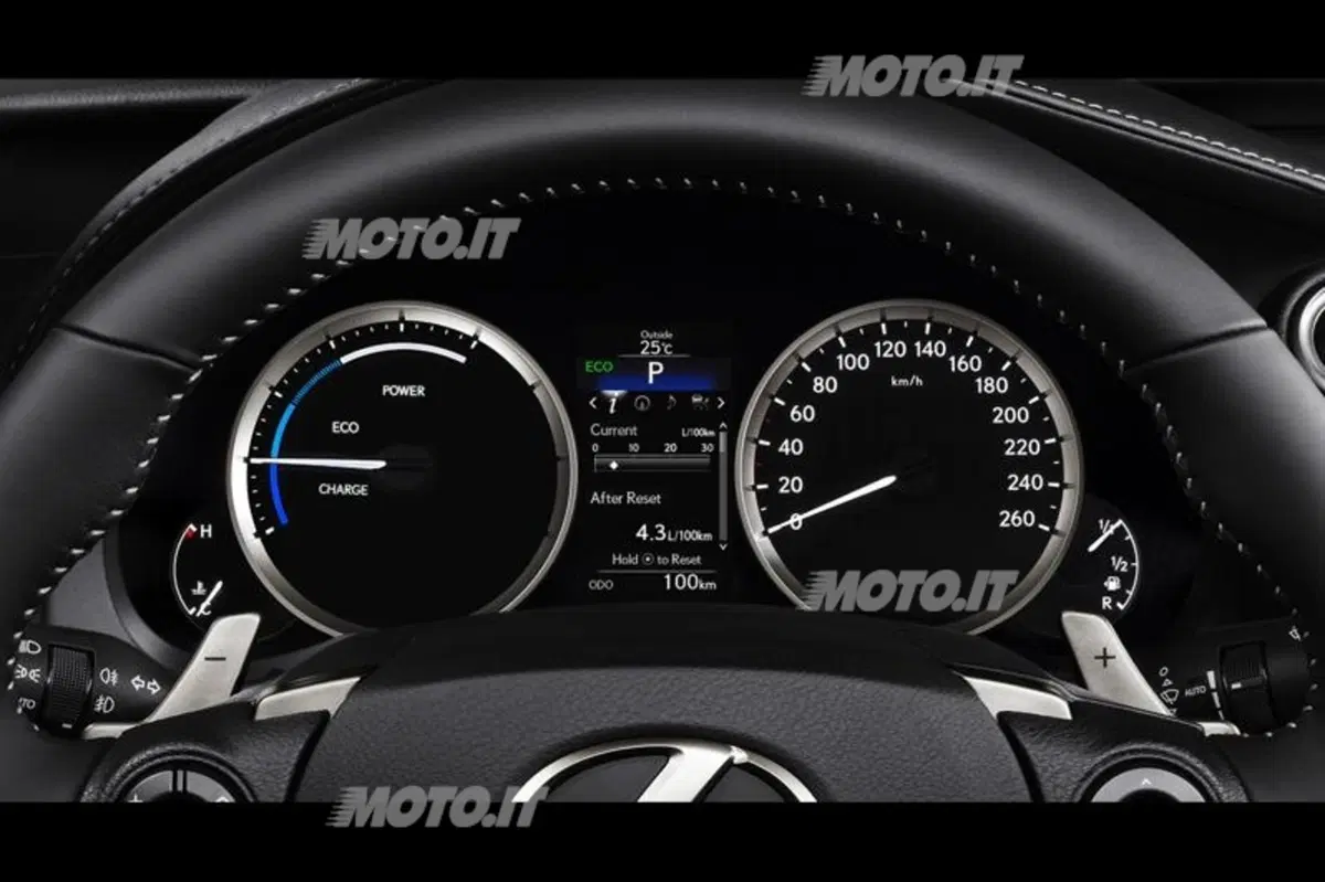 Lexus IS Hybrid: le sensazioni di guida al volante dell'ibrido (38)