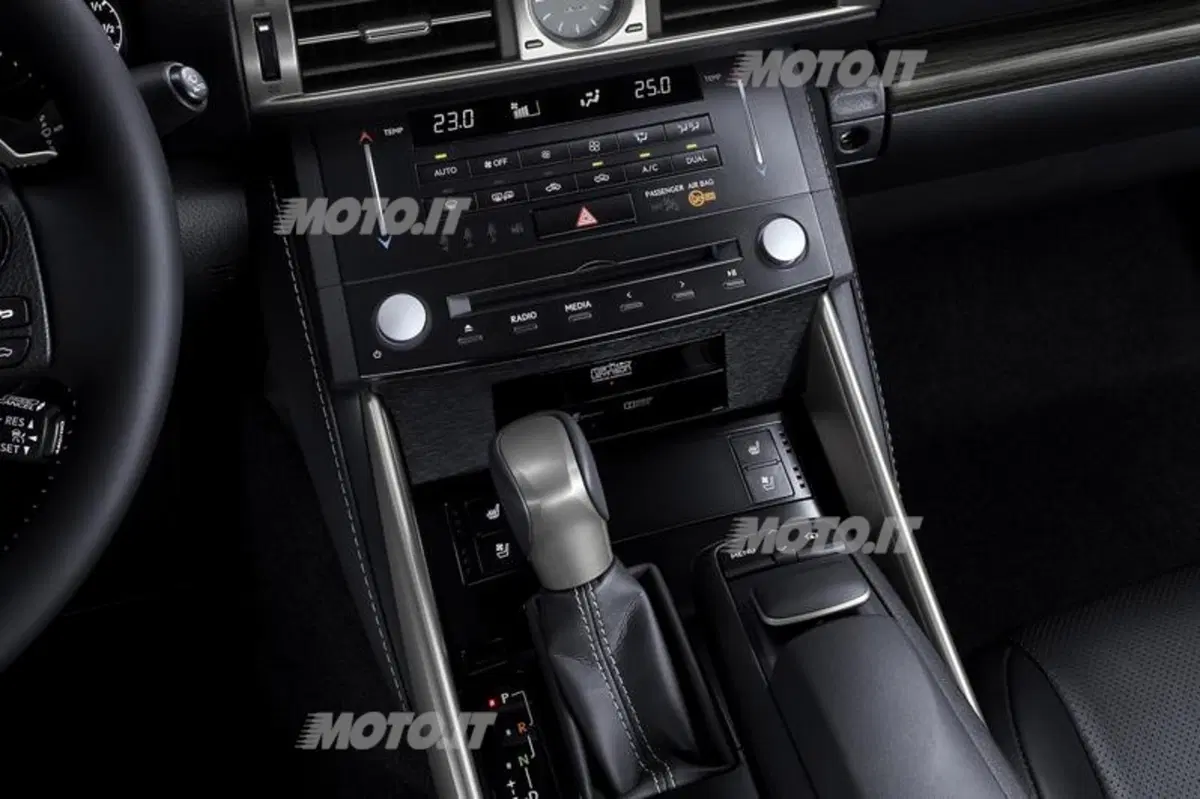 Lexus IS Hybrid: le sensazioni di guida al volante dell'ibrido (43)