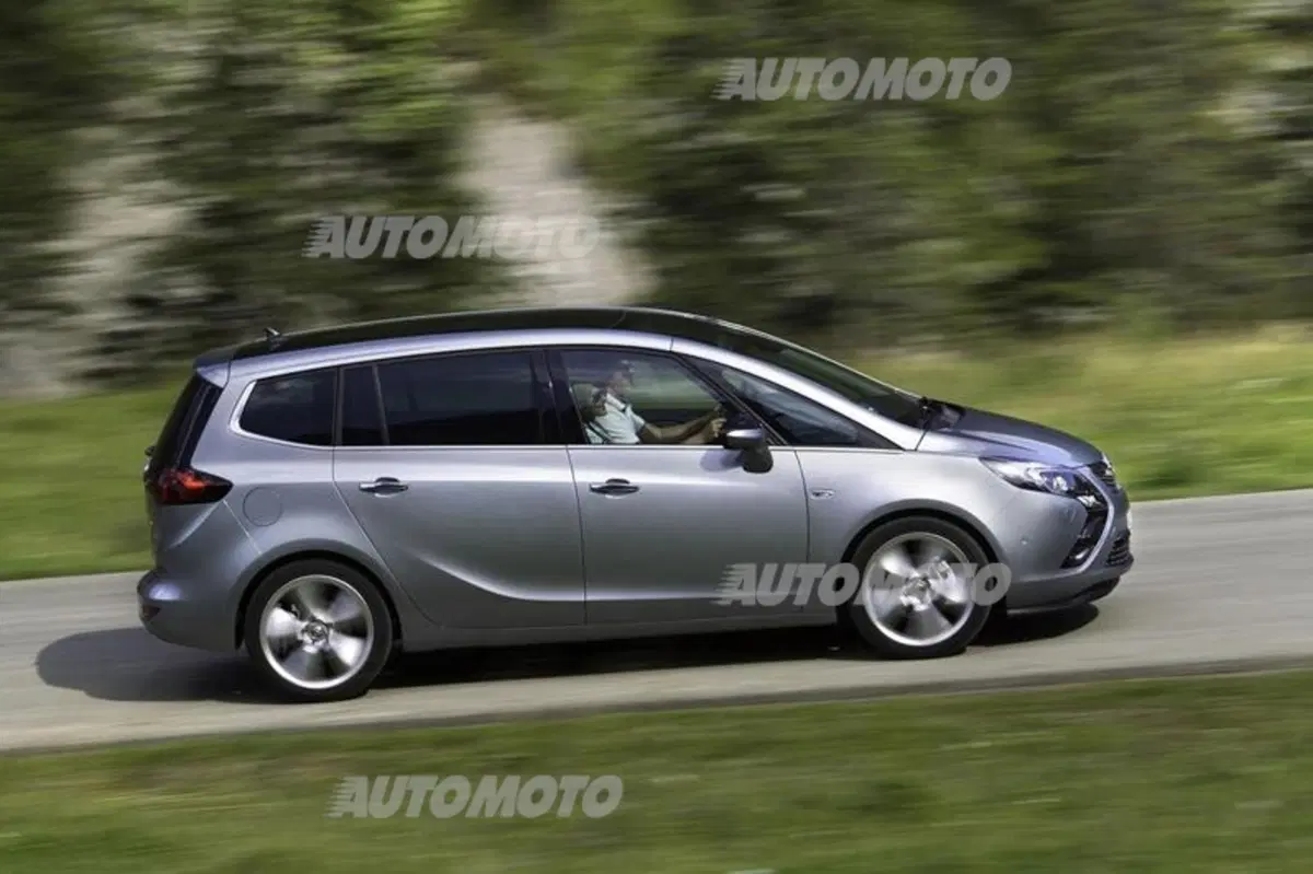 Opel Zafira Tourer: ora con 1.6 SIDI Turbo da 200 CV (4)