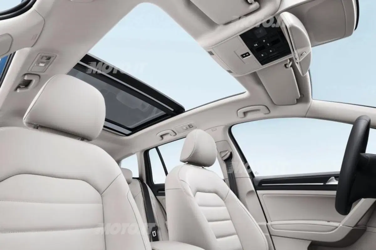 Nuova Volkswagen Golf Variant: Porte Aperte il 19 e 20 ottobre (11)