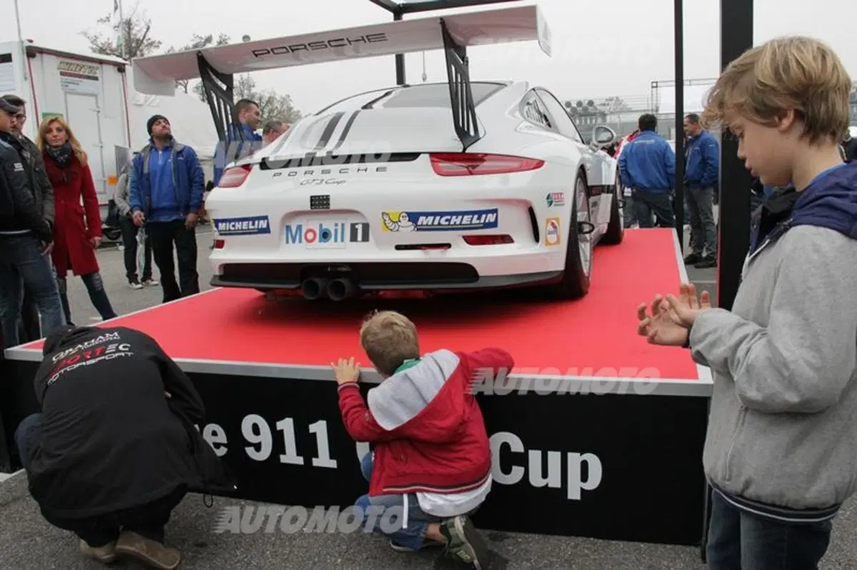 Porsche 911 GT3 Cup M.Y. 2014 (32)