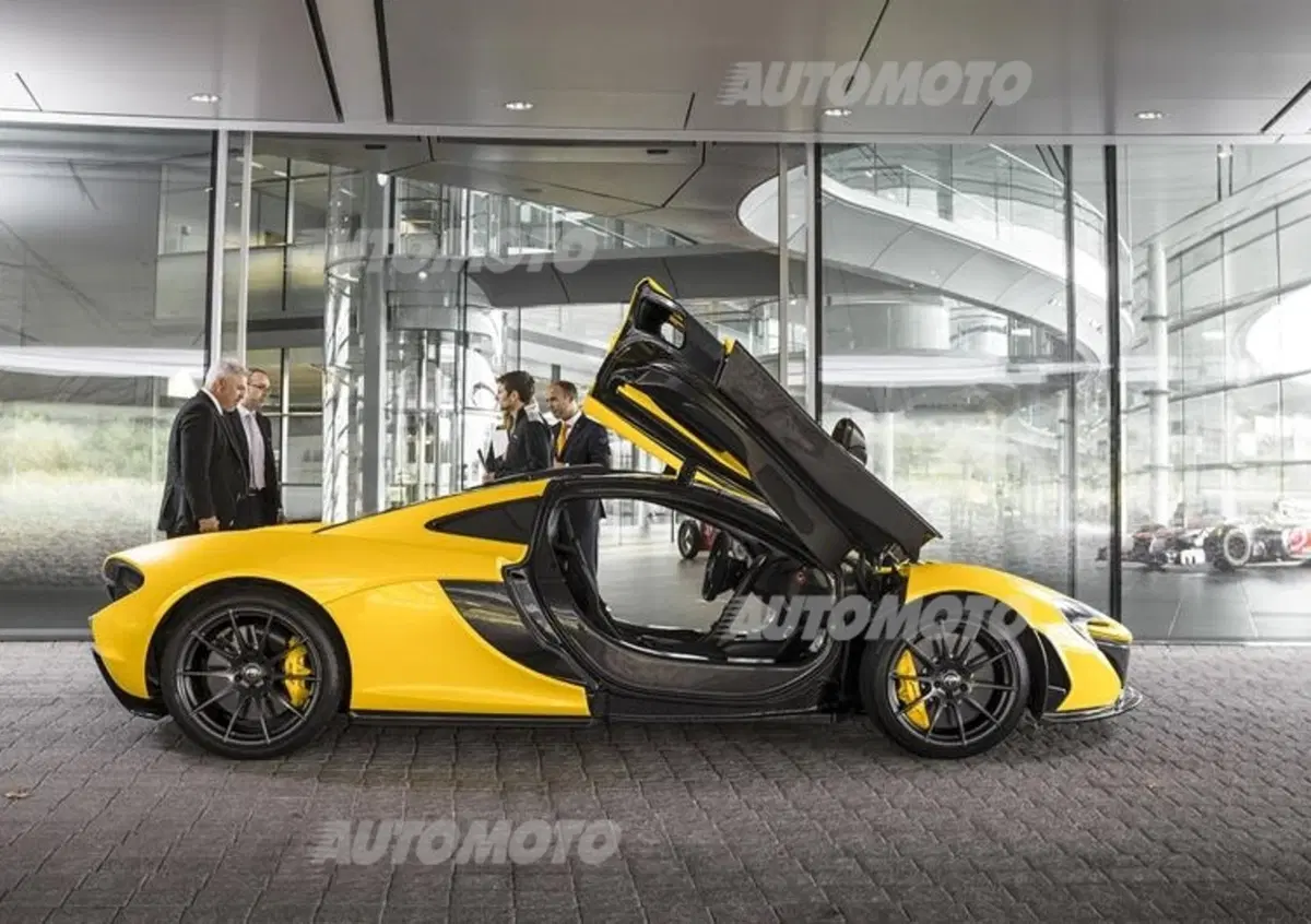 McLaren P1: ufficializzate le prestazioni e consegnato il primo esemplare