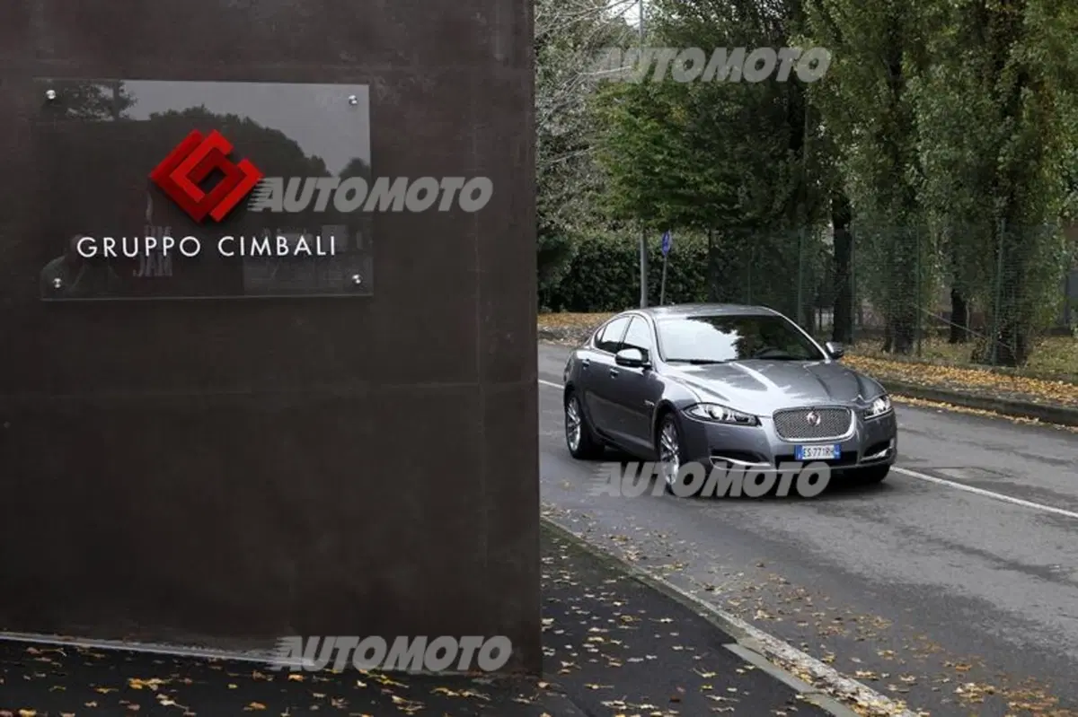 Jaguar XF 2.2 163 CV (13)