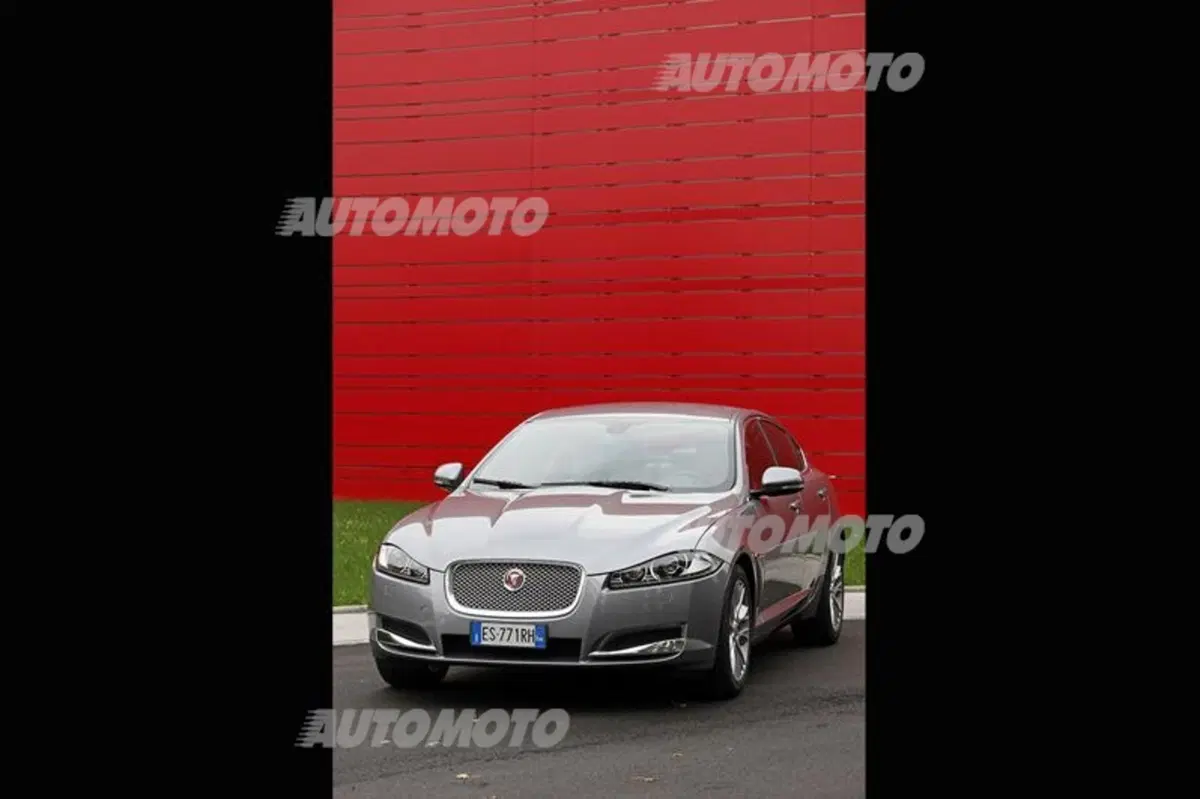 Jaguar XF 2.2 163 CV (23)