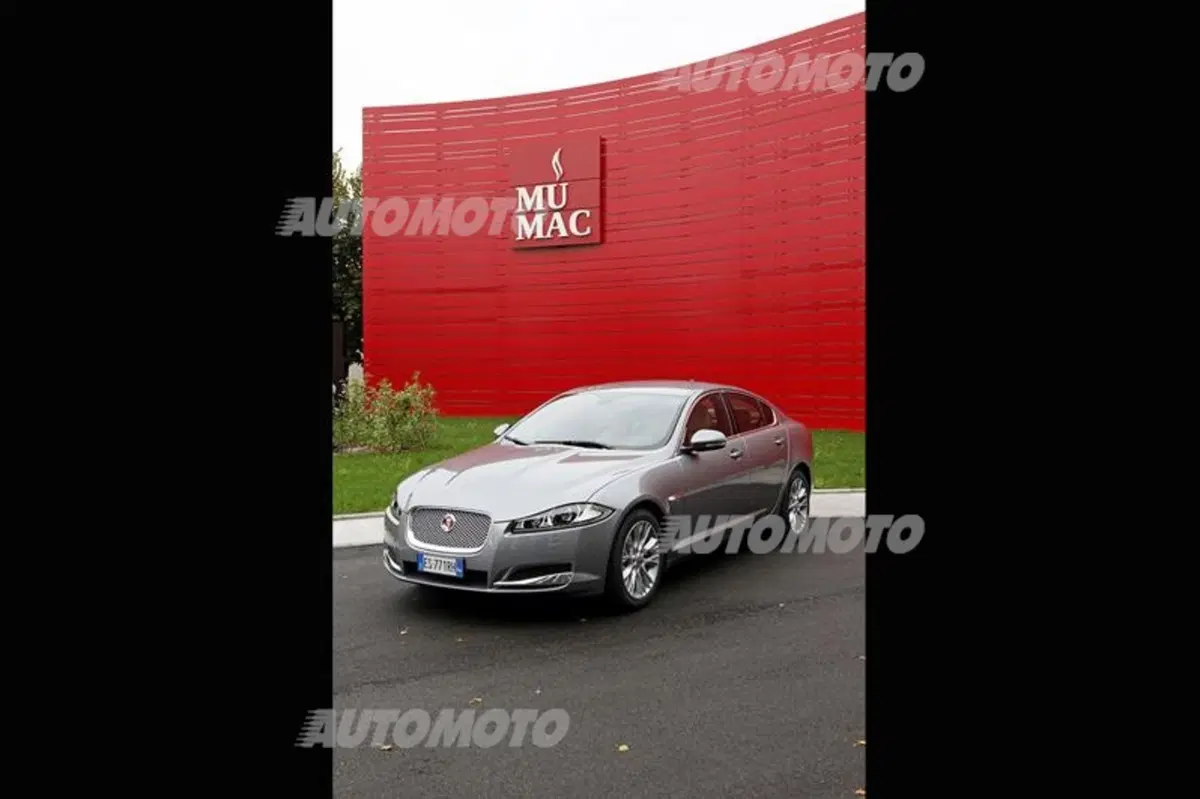 Jaguar XF 2.2 163 CV (28)