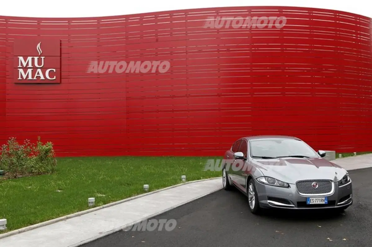 Jaguar XF 2.2 163 CV (31)