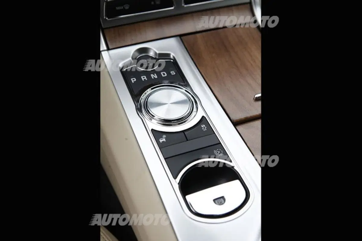 Jaguar XF 2.2 163 CV (39)