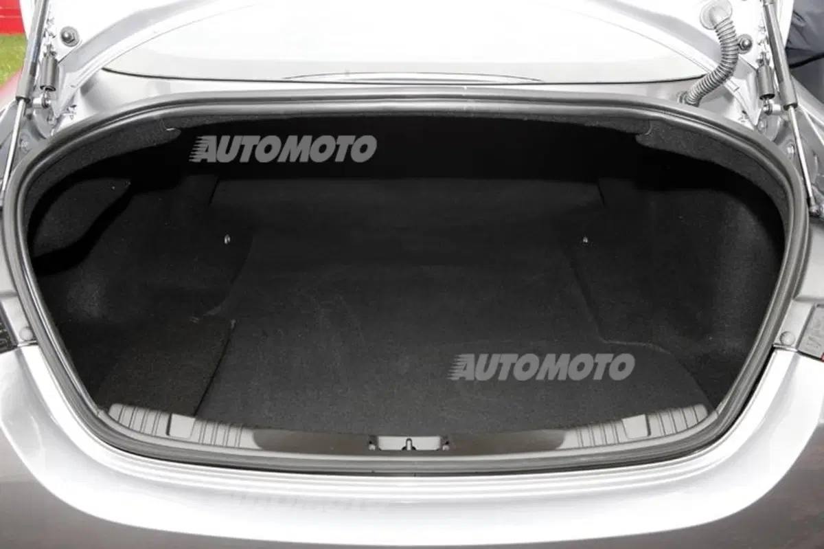 Jaguar XF 2.2 163 CV (46)