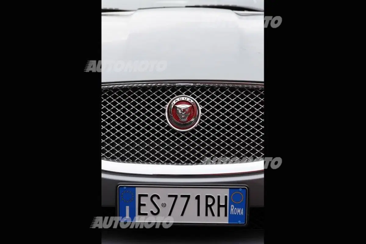 Jaguar XF 2.2 163 CV (51)