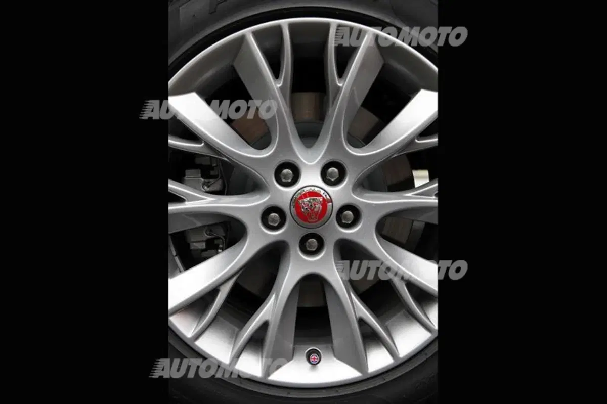 Jaguar XF 2.2 163 CV (57)