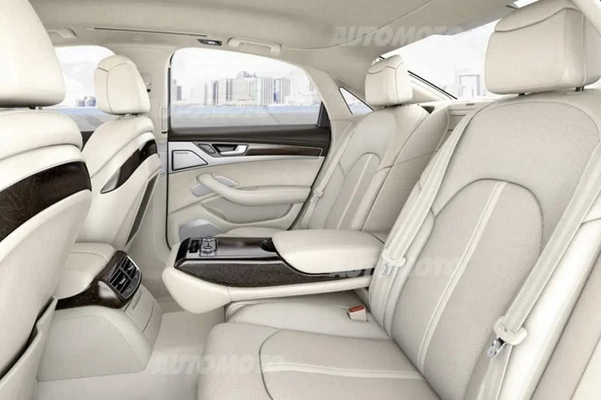 Audi A8 restyling: listino prezzi (12)