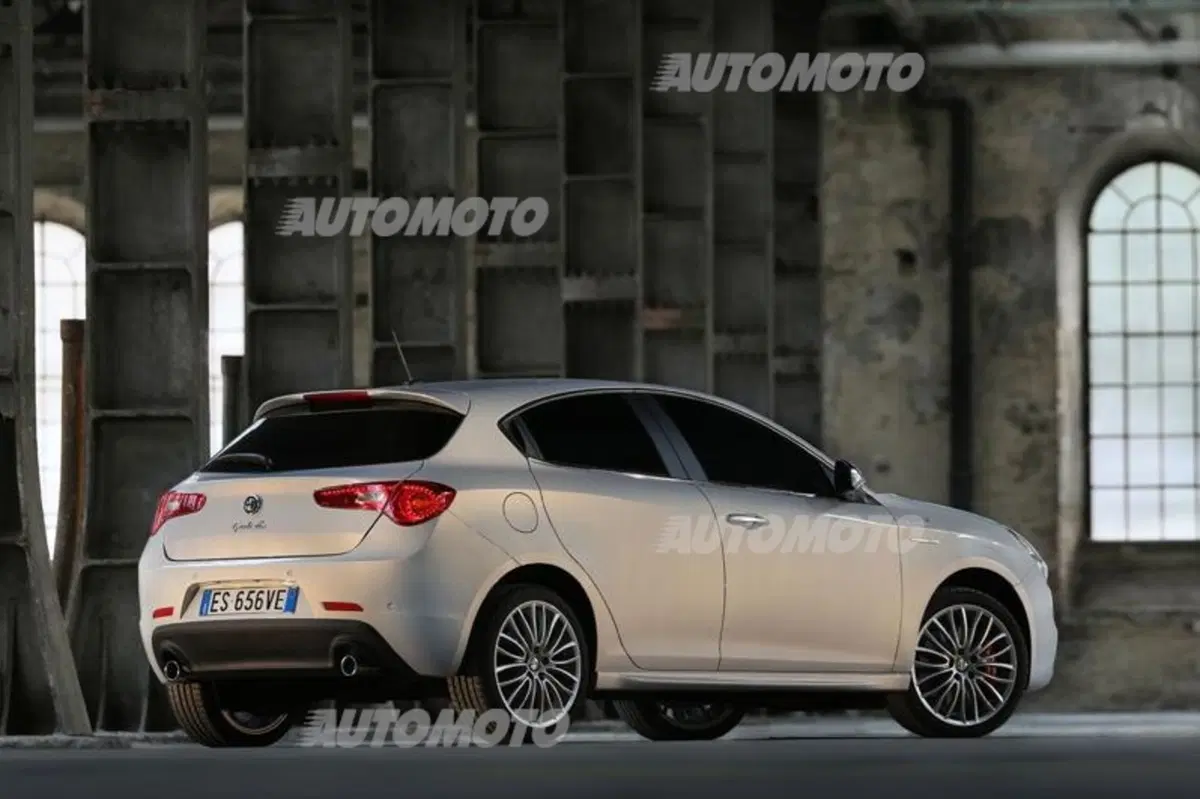 Alfa Romeo Giulietta 2.0 JTDM (18)