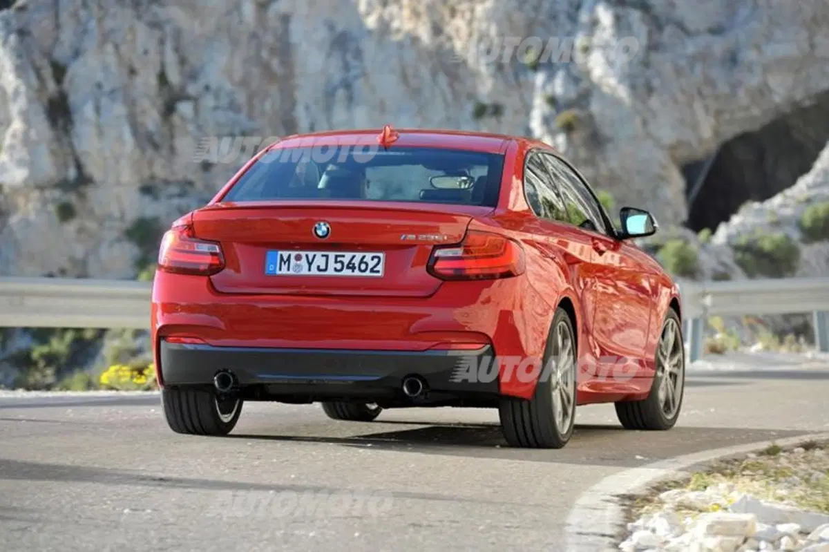 BMW Serie 2 Coupé: dati e immagini ufficiali (2)
