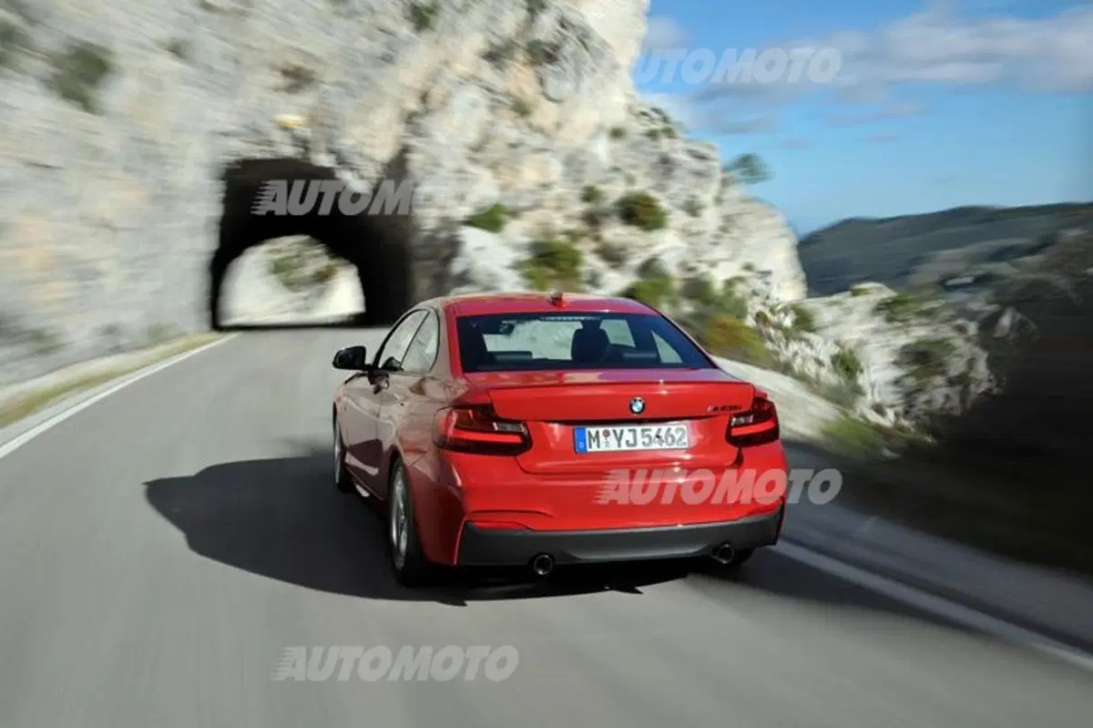 BMW Serie 2 Coupé: dati e immagini ufficiali (6)