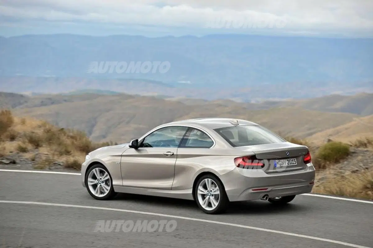 BMW Serie 2 Coupé: dati e immagini ufficiali (9)