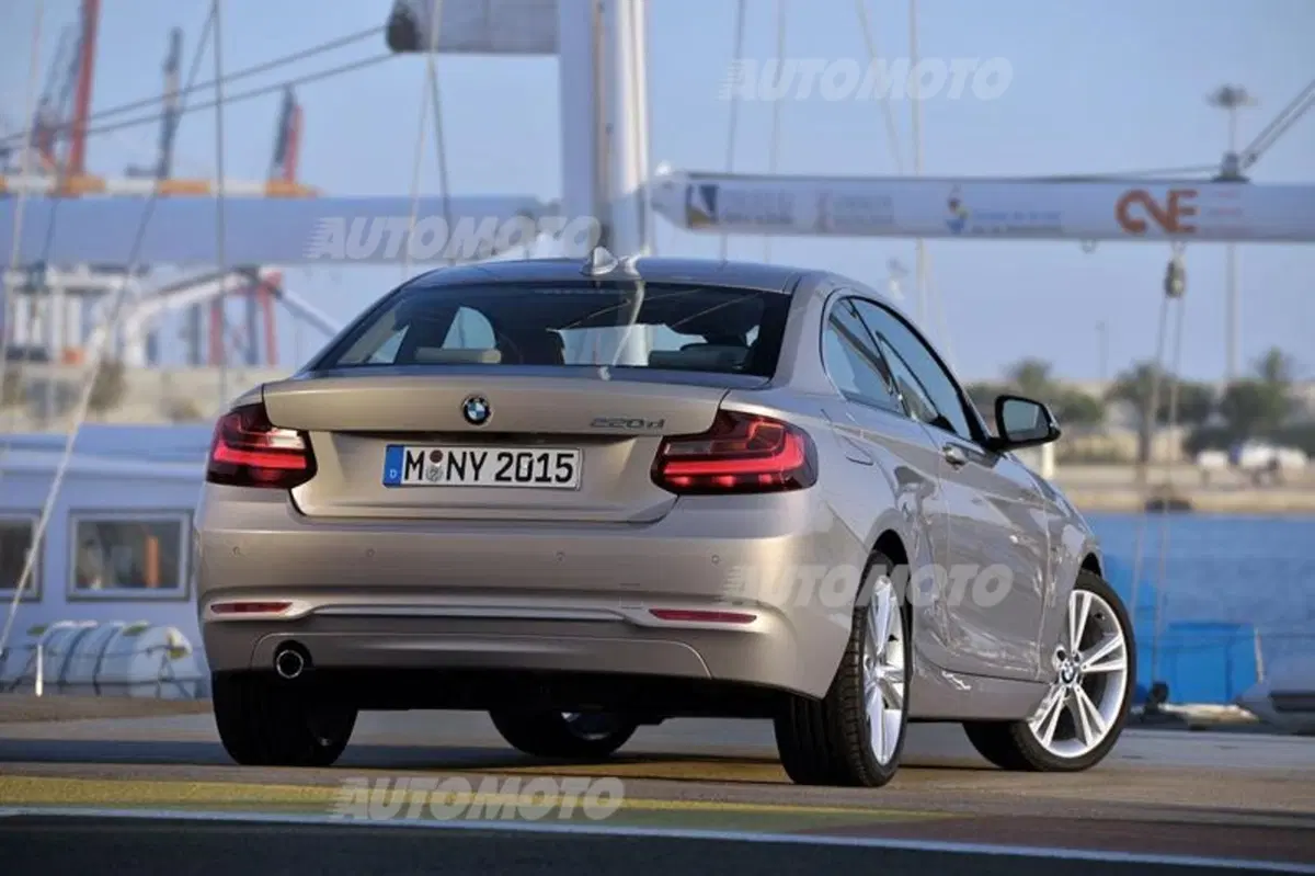 BMW Serie 2 Coupé: dati e immagini ufficiali (13)