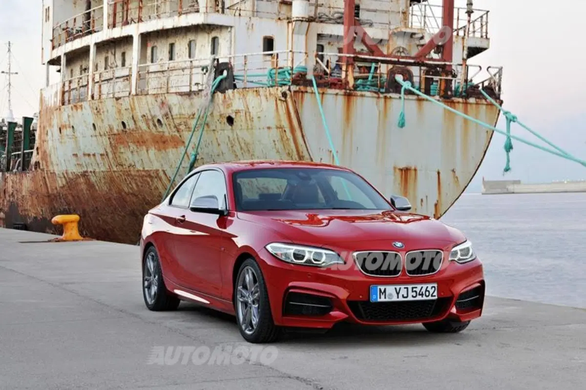 BMW Serie 2 Coupé: dati e immagini ufficiali (16)