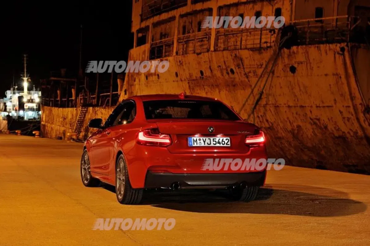BMW Serie 2 Coupé: dati e immagini ufficiali (20)