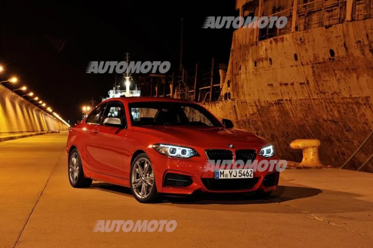 BMW Serie 2 Coupé: dati e immagini ufficiali (21)