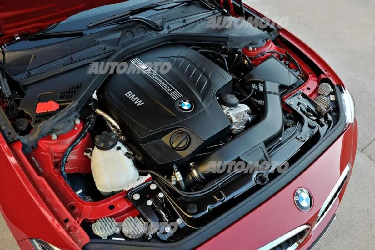 BMW Serie 2 Coupé: dati e immagini ufficiali (37)