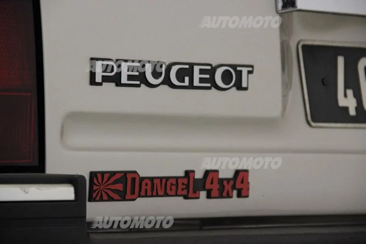 Peugeot: una notte al museo. Di Sochaux/Prima parte (86)
