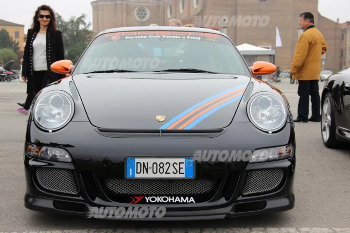 Porsche 911: rifarsi gli occhi al raduno con 50 anni di storia (2)