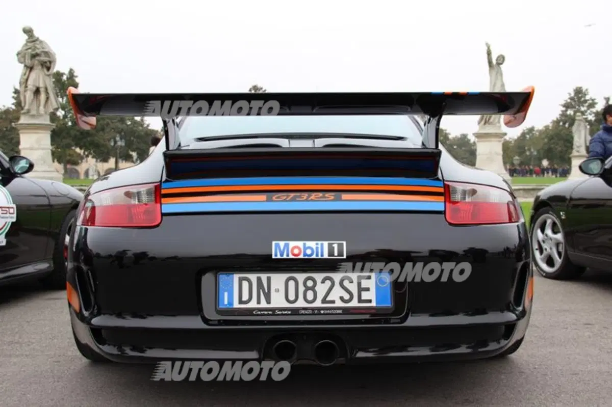 Porsche 911: rifarsi gli occhi al raduno con 50 anni di storia (7)