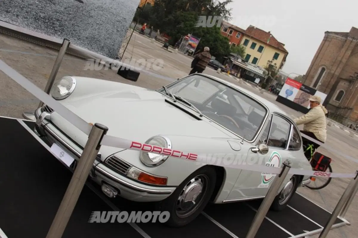 Porsche 911: rifarsi gli occhi al raduno con 50 anni di storia (14)