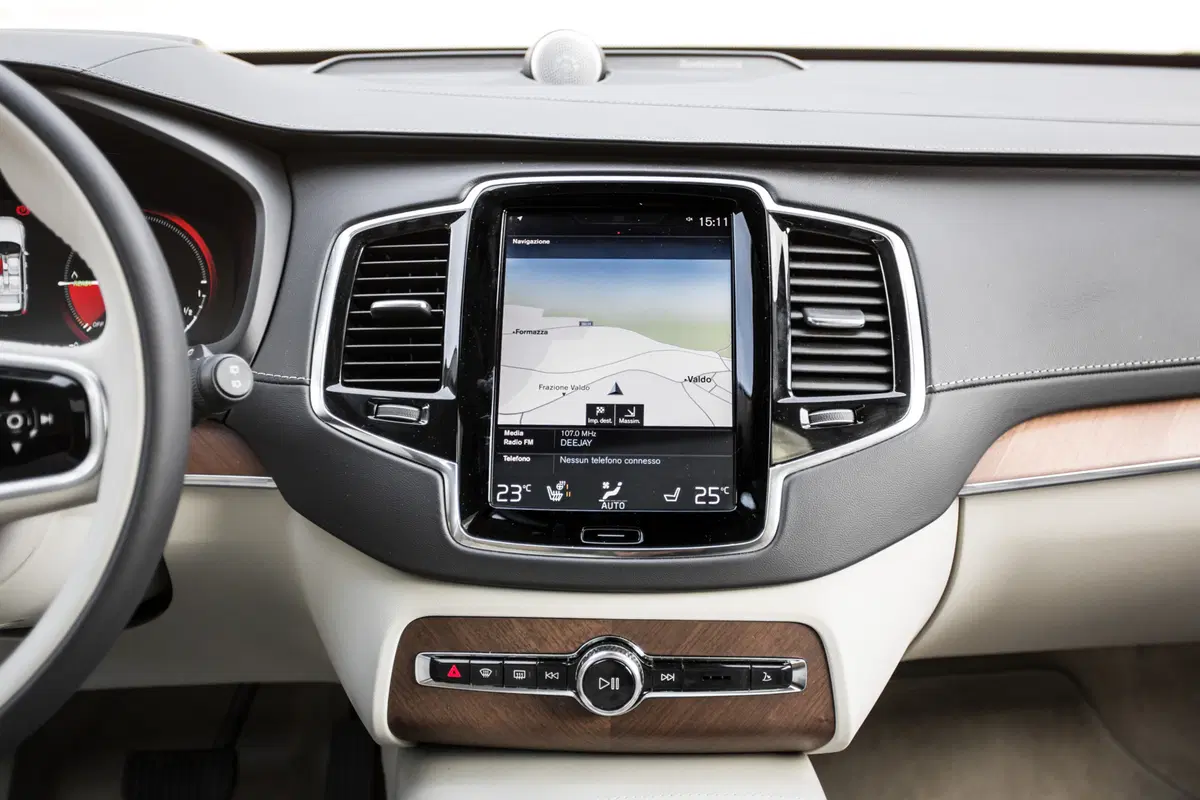 Volvo XC90 T8: tutta la potenza dell’ibrido [Video] (3)