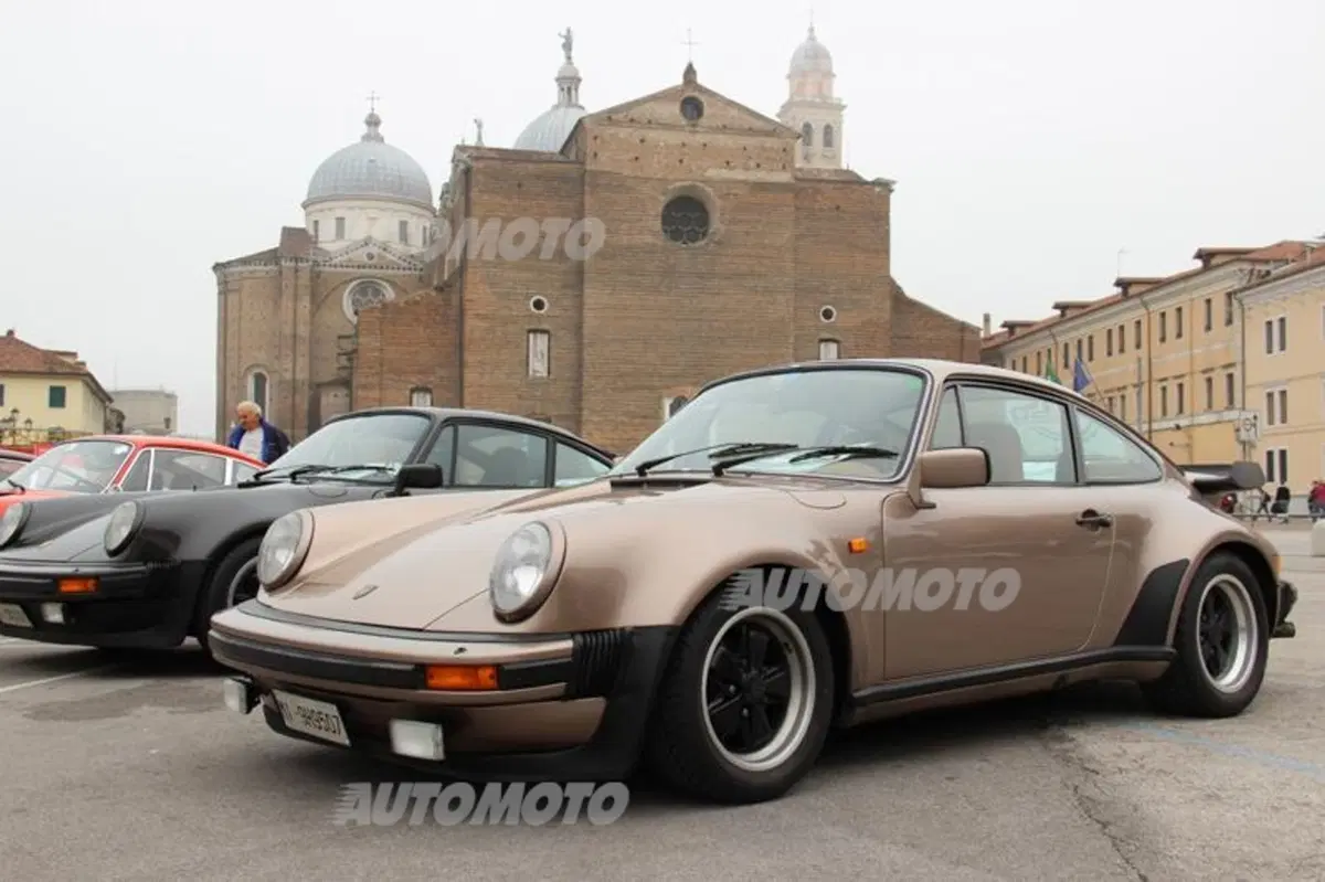 Porsche 911: rifarsi gli occhi al raduno con 50 anni di storia (15)