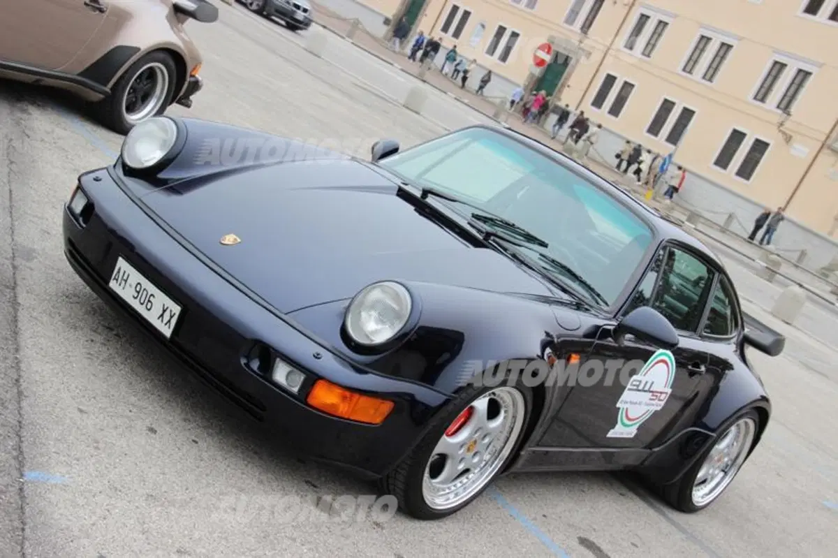 Porsche 911: rifarsi gli occhi al raduno con 50 anni di storia (16)