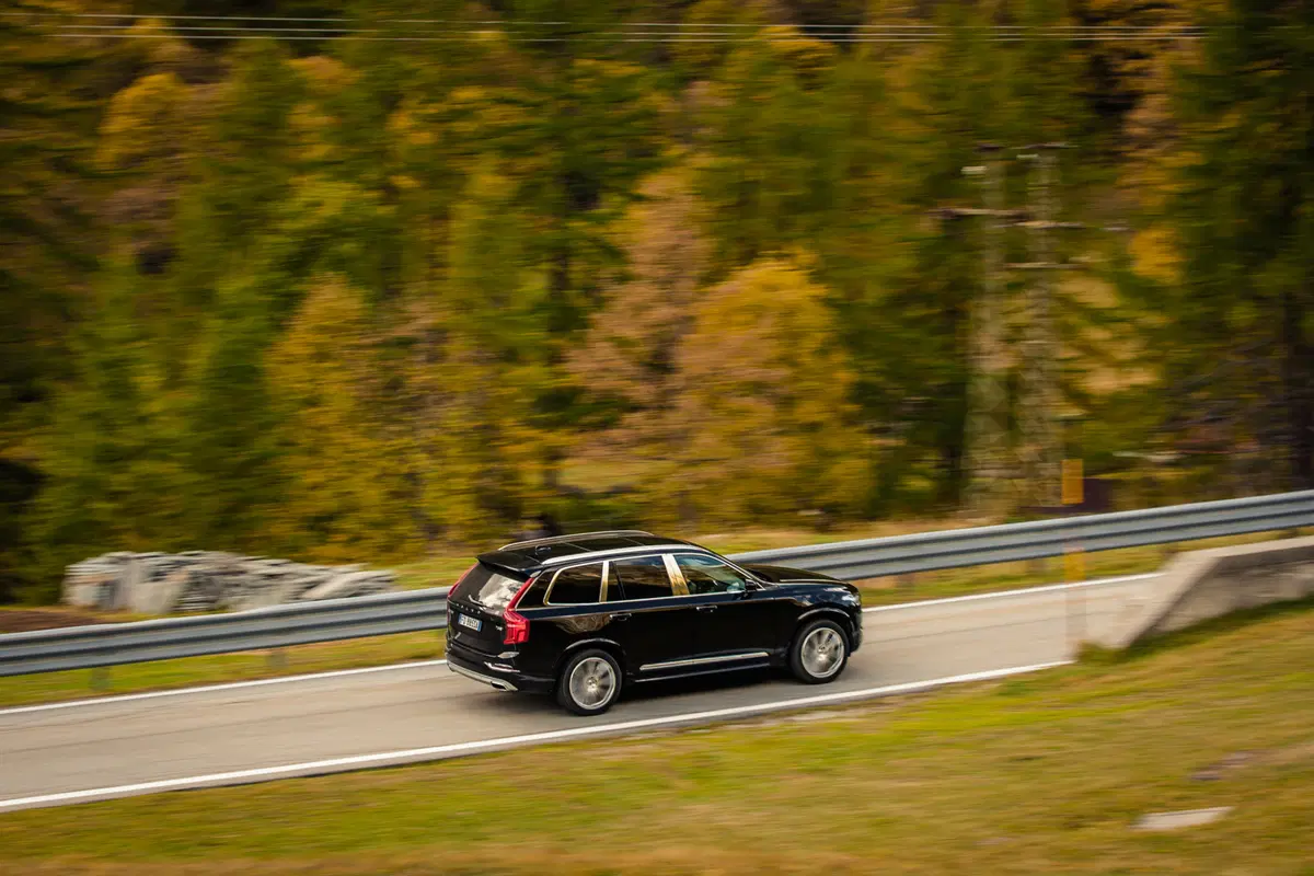 Volvo XC90 T8: tutta la potenza dell’ibrido [Video] (11)