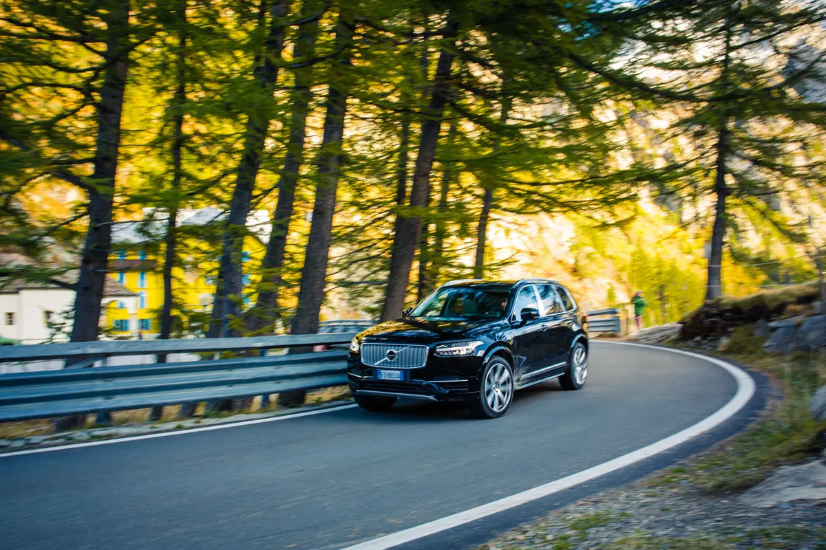 Volvo XC90 T8: tutta la potenza dell’ibrido [Video] (2)