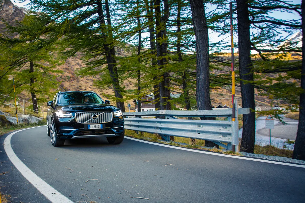 Volvo XC90 T8: tutta la potenza dell’ibrido [Video] (3)