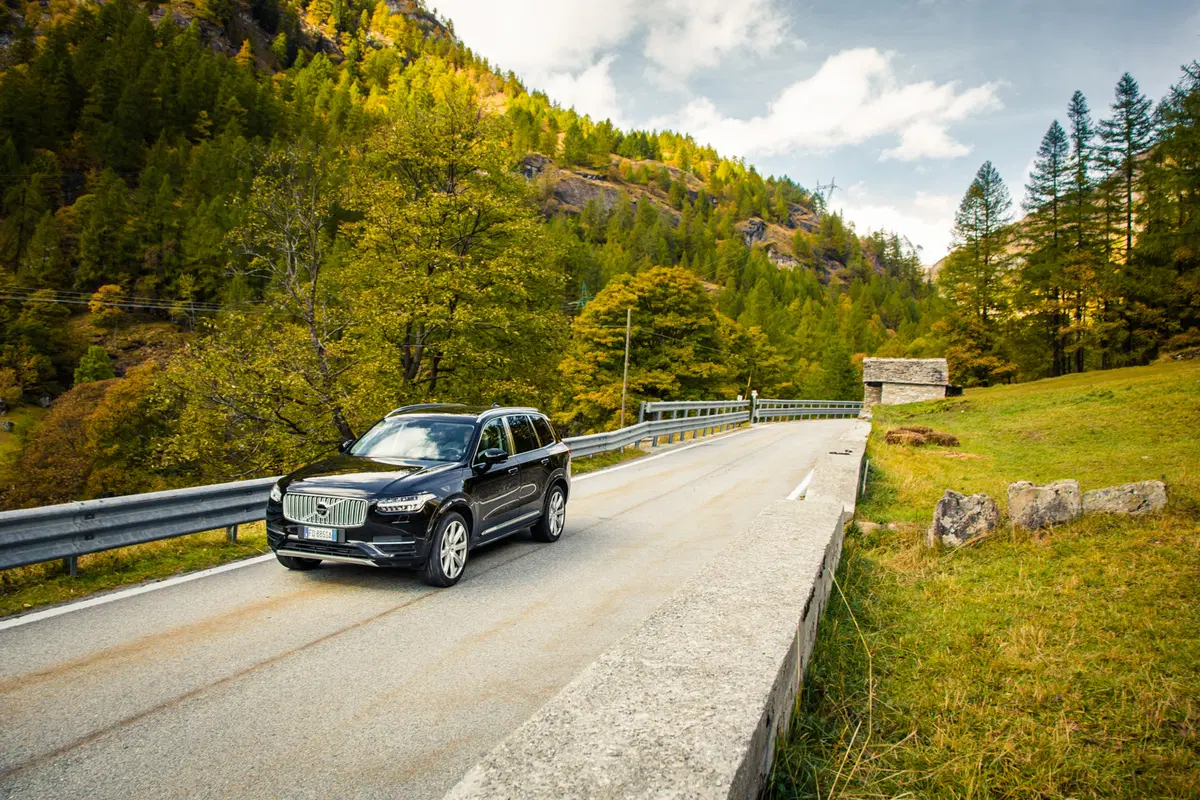 Volvo XC90 T8: tutta la potenza dell’ibrido [Video] (16)