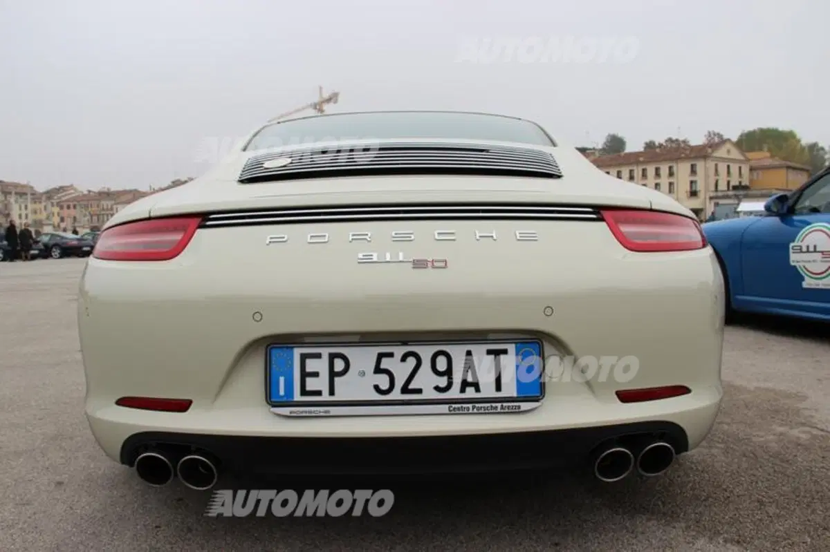 Porsche 911: rifarsi gli occhi al raduno con 50 anni di storia (24)