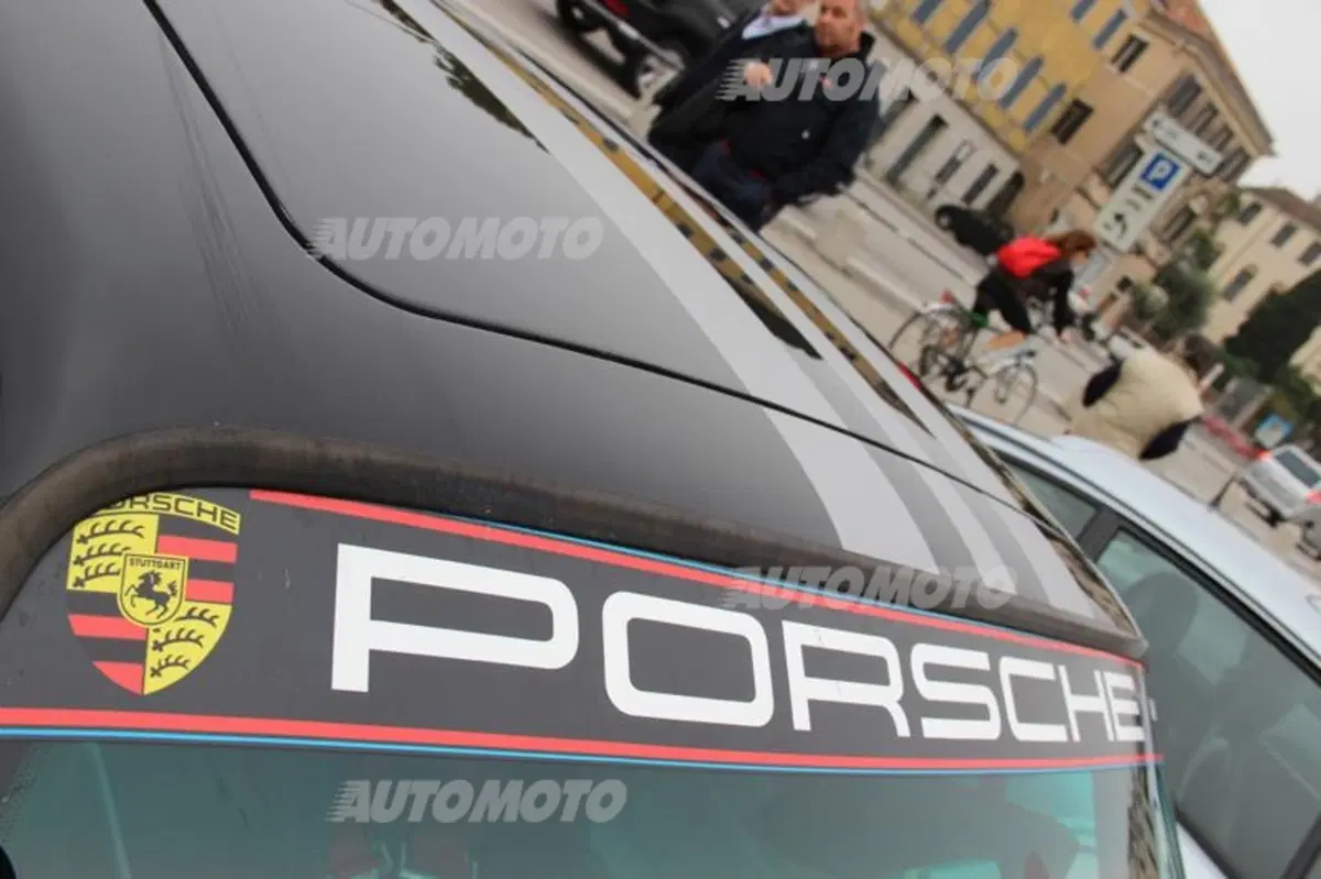 Porsche 911: rifarsi gli occhi al raduno con 50 anni di storia (35)