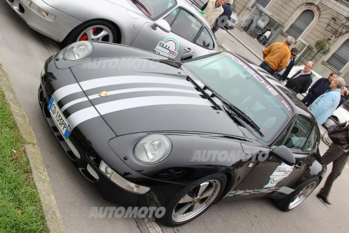 Porsche 911: rifarsi gli occhi al raduno con 50 anni di storia (37)