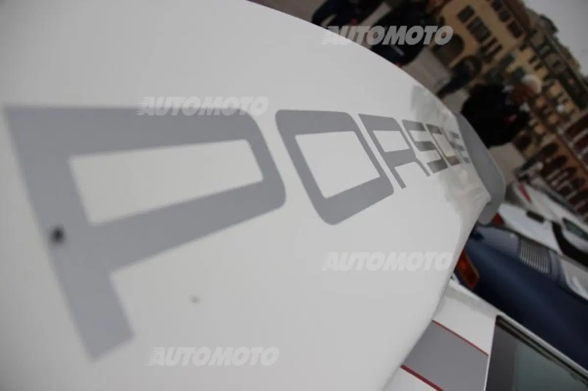 Porsche 911: rifarsi gli occhi al raduno con 50 anni di storia (48)