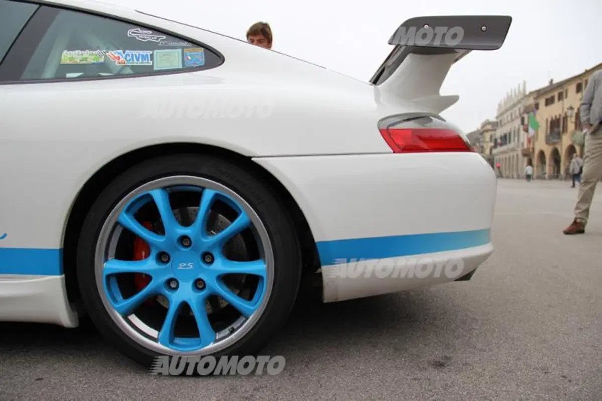 Porsche 911: rifarsi gli occhi al raduno con 50 anni di storia (74)