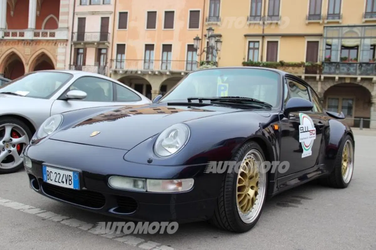 Porsche 911: rifarsi gli occhi al raduno con 50 anni di storia (84)